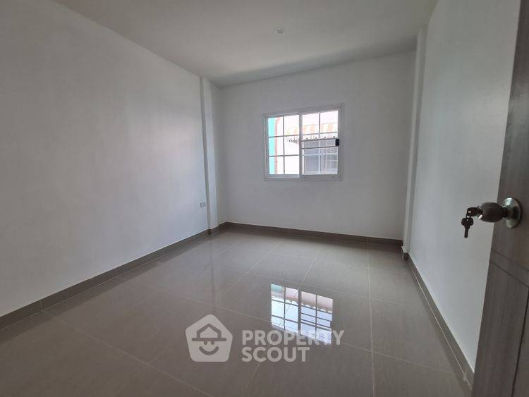 รูป ทาวน์เฮ้าส์ 3-ห้องนอน ใน ออเงิน (ID 2791666) - รูปที่ 9/13