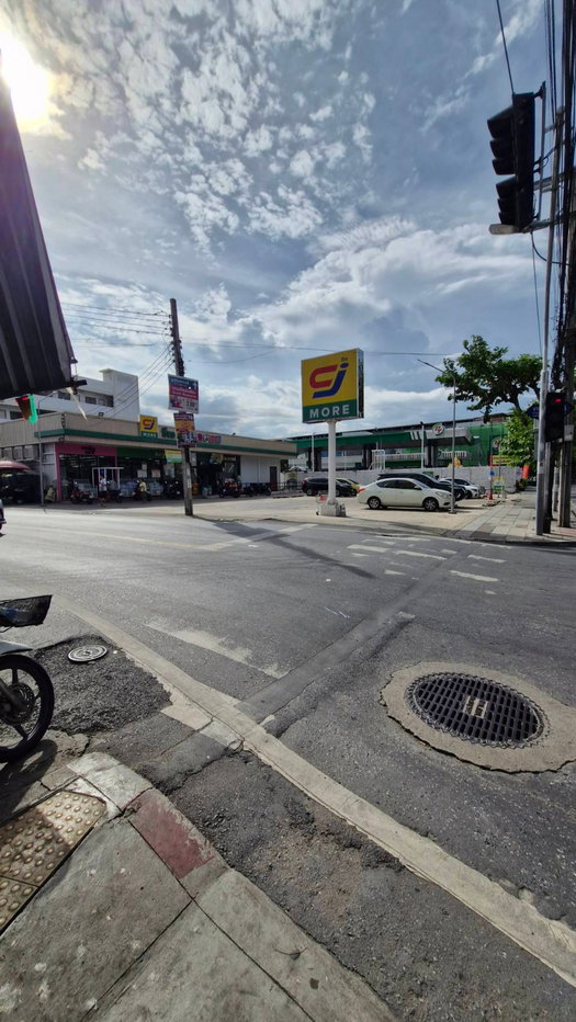 รูป ขายอพาร์ทเม้น 4 ชั้น 24 ห้อง ปากซอยประชาอุทิศ 76 ทำเลทุ่งครุ ใกล้ CJ MORE ซีเจ มอร์ เริ่มธุรกิจต่อได้ทันที - รูปที่ 9/9