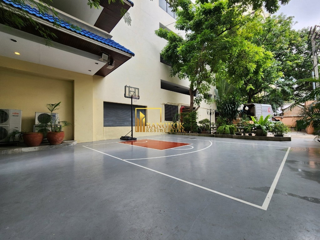 รูป Renovated 4 Bedroom Duplex Penthouse For Rent in Asoke Area - BR0355AP - รูปที่ 55/58
