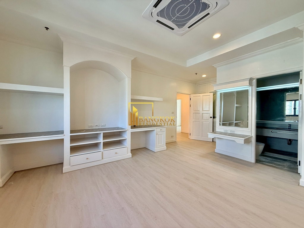 รูป Renovated 4 Bedroom Duplex Penthouse For Rent in Asoke Area - BR0355AP - รูปที่ 32/58