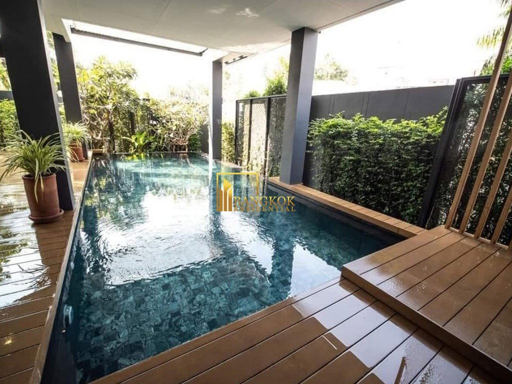รูป Very Spacious 4 Bed Luxury House For Sale in Phra Khanong Area - BR28126SH - รูปที่ 9/11