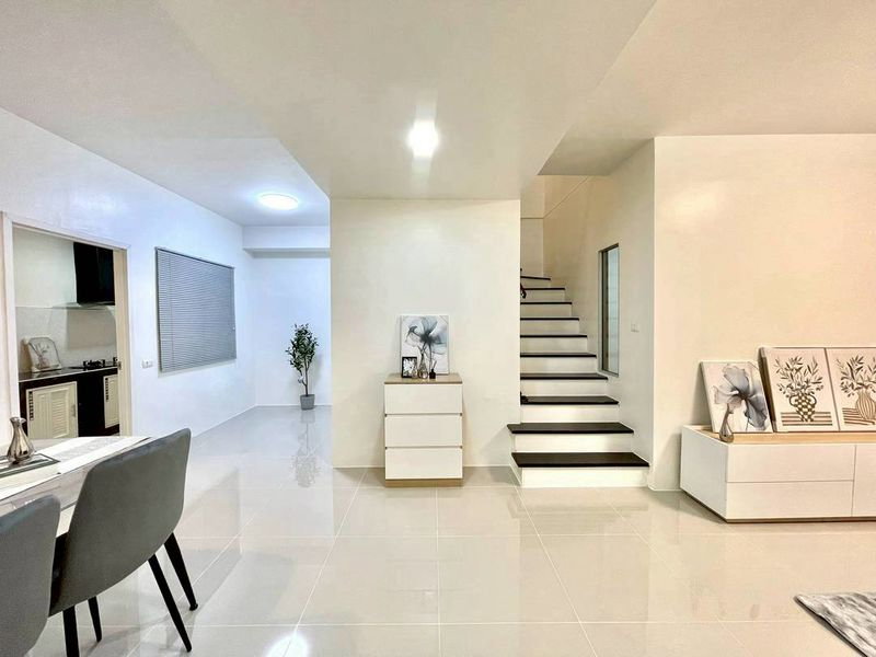 รูป ขายทาวน์โฮมสไตล์โมเดิร์น โซนเครือสหพัฒน์ – วัดจุกกะเฌอ ทำเลดี - รูปที่ 7/17