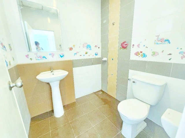 รูป ทาวน์โฮม 2 ชั้นฟังก์ชัน 4 นอน 2 น้ำ บางบัวทอง ลำโพ ใกล้ รร.สารสาสน์วิเทศ บางบัวทอง 900 ม คลองบางไผ่ - รูปที่ 4/8