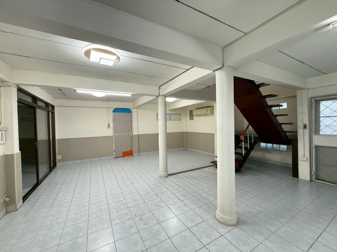 รูป HK0642♛ให้เช่า บ้านเดี่ยว 4 ห้องนอน⚝รัชดา-ห้วยขวาง♜ใกล้ MRTสุทธิสาร 700 เมตร∞099-5919653,065-9423251▚Line@sureresidence - รูปที่ 10/40