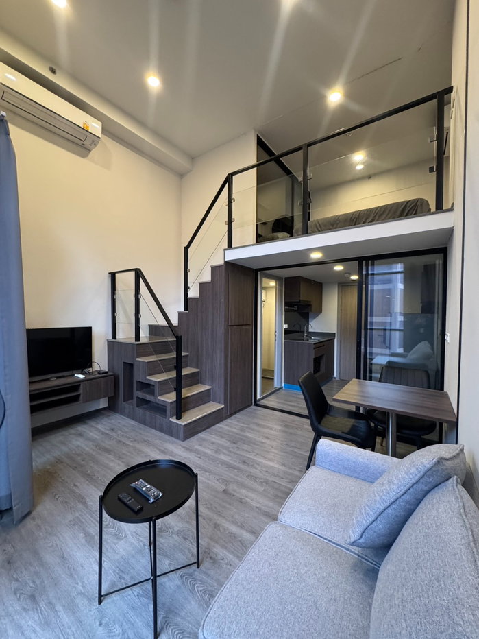 picture 🏙️📍 Spacious room...high ceilings! Space near MRT Bang Kapi that meets your lifestyle needs. - 1/9