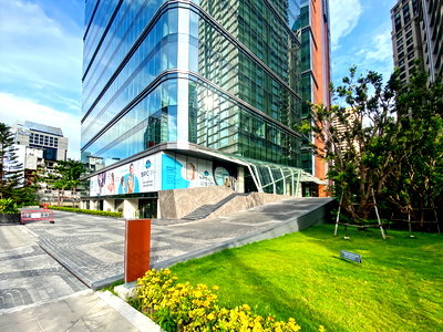 Office for rent BTS Chong Nonsi : Private office space for 2 persons in Regus Supalai Icon Sathorn
