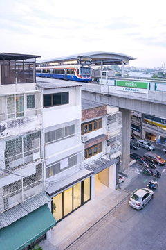 รัชดา ใกล้ MRTโชคชัย4 299ม. Hostel อาคารพาณิชย์ 4 ชั้น 6–8นอน 6น้ำ และ โรงพยาบาลเปาโลโชคชัย 4 900 ม. 20 ตร.ว. ย 252 ตร.ม.