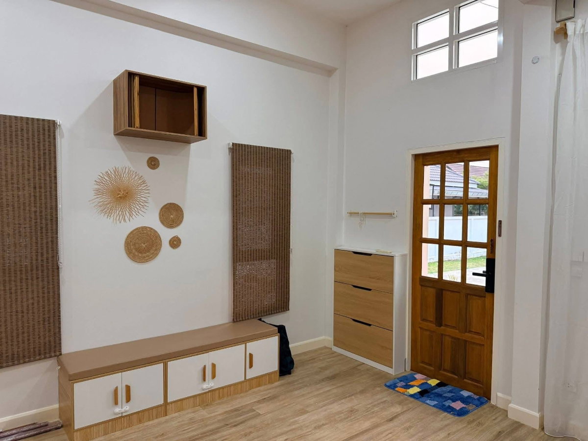 รูป ให้เช่าบ้านมินิมอลมินิใจ สันผักหวาน หางดง. พื้นที่ใช้สอย 125 ตรม. 2 ห้องนอน 2 ห้องน้ำ - รูปที่ 2/11