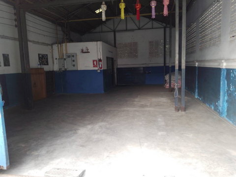 โกดังให้เช่า ทำเลนนทบุรี ขนาดพื้นที่ใช้สอย ประมาณ 100 ตารางเมตร