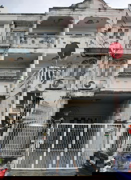 ขายถูก ทาวน์เฮ้าส์ ใกล้ BTS สถานีเสนานิคม 