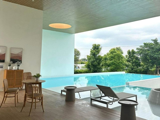 รูป HR3374ให้เช่าทาวน์โฮมสไตล์มินิมอล โครงการโนระ บางนา (Nora Bangna) บ้านสวย สภาพดีมาก เฟอร์นิเจอร์ เครื่องใช้ไฟฟ้าครบ พร้อมเข้าอยู่ - รูปที่ 4/13