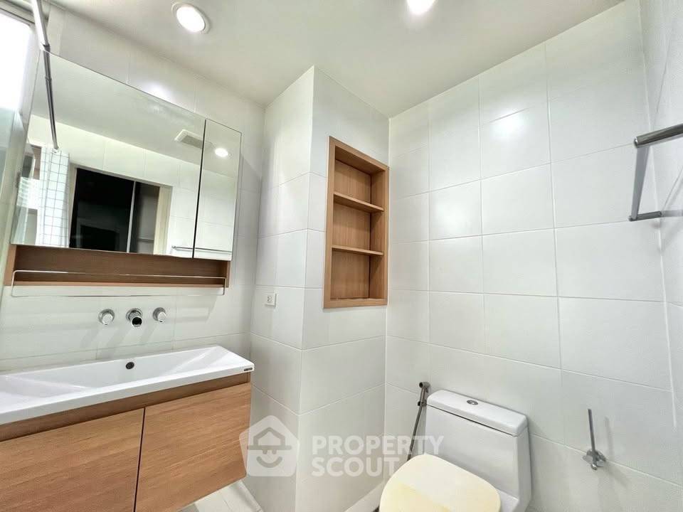 picture 1-BR Condo at The Seed Musee Sukhumvit 26 near BTS Phrom Phong (ID 2794419) - 7/12