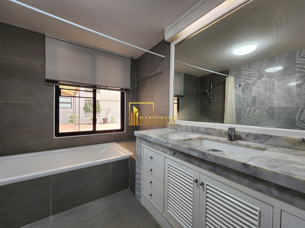 รูป Very Spacious 3 Bedroom Luxury Apartment in Chidlom - BR20865AP - รูปที่ 25/40