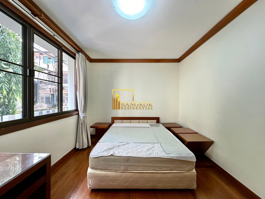 รูป Large 3 Bedroom Apartment in Convenient Location - BR0271AP - รูปที่ 19/40