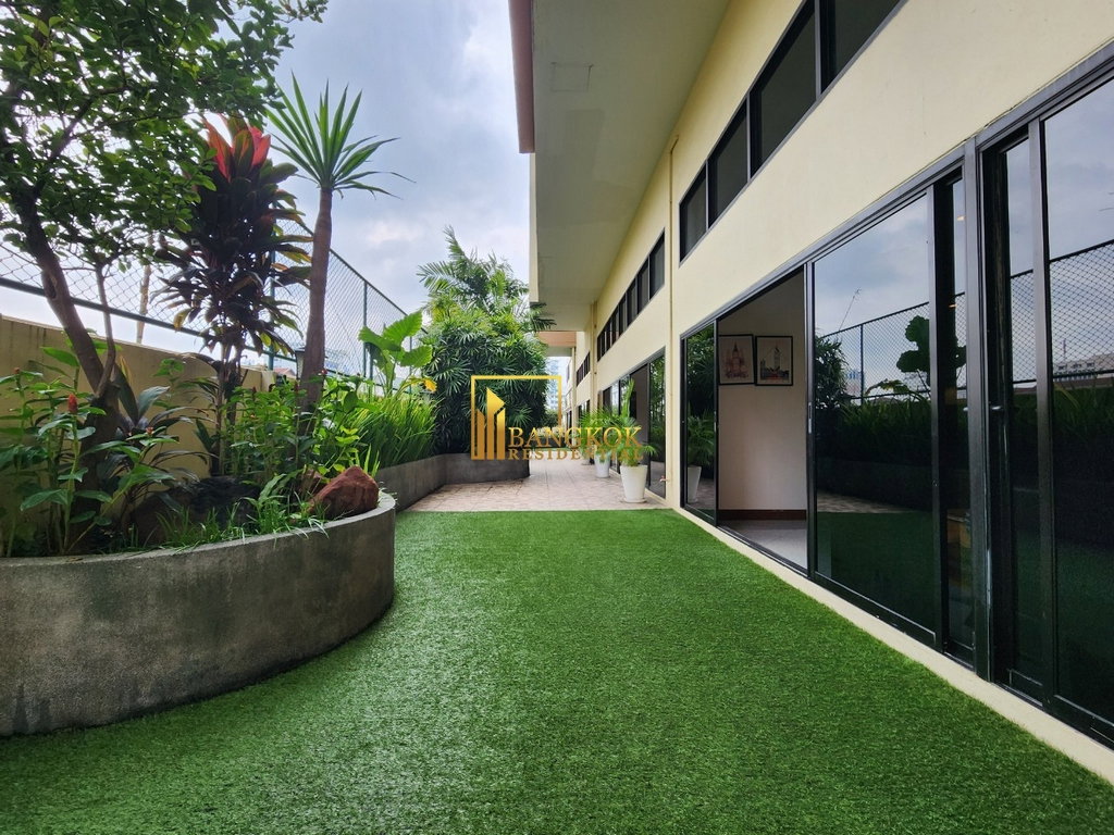 รูป Renovated 4 Bedroom Duplex Penthouse For Rent in Asoke Area - BR0355AP - รูปที่ 51/58