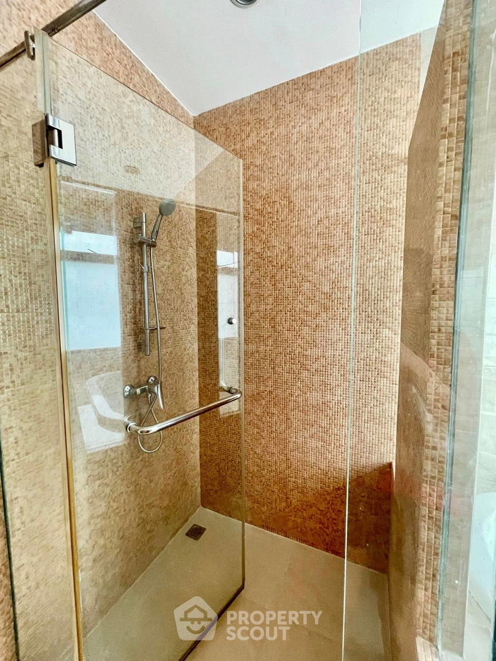 picture 3-BR Condo at The Madison near BTS Phrom Phong (ID 1412884) - 10/19