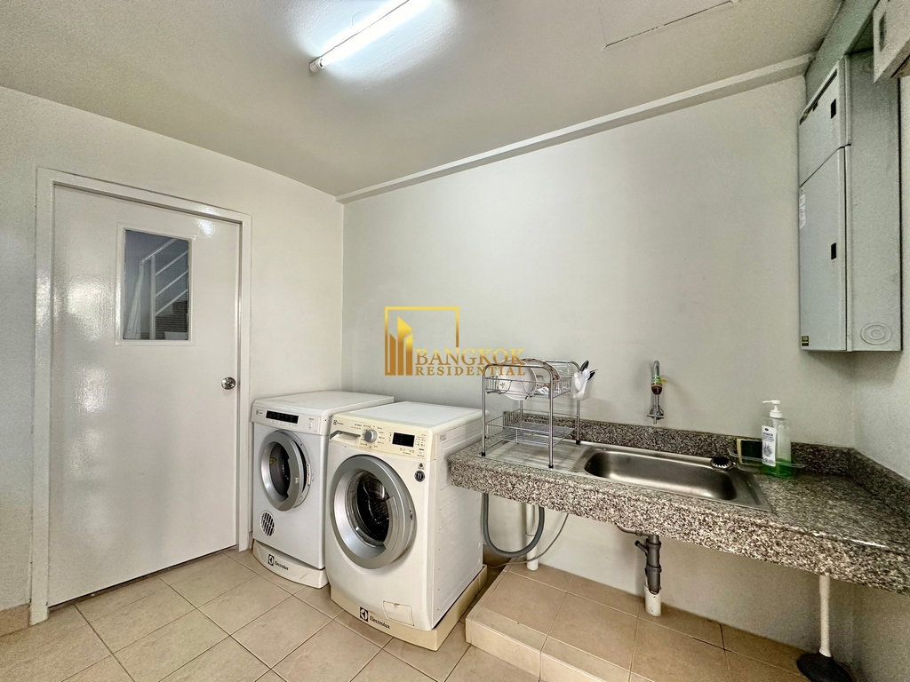 รูป Large 3 Bedroom Apartment in Convenient Location - BR0271AP - รูปที่ 26/40