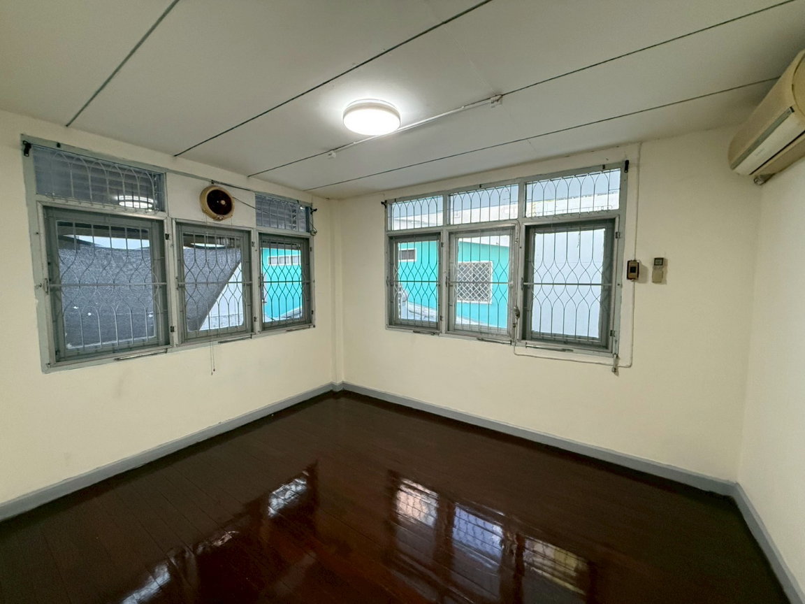 รูป HK0642♛ให้เช่า บ้านเดี่ยว 4 ห้องนอน⚝รัชดา-ห้วยขวาง♜ใกล้ MRTสุทธิสาร 700 เมตร∞099-5919653,065-9423251▚Line@sureresidence - รูปที่ 30/40