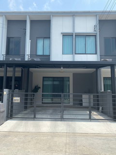 หมู่บ้านพลีโน่ บางนา-อ่อนนุช ขายราคา 3,490,000 บาท