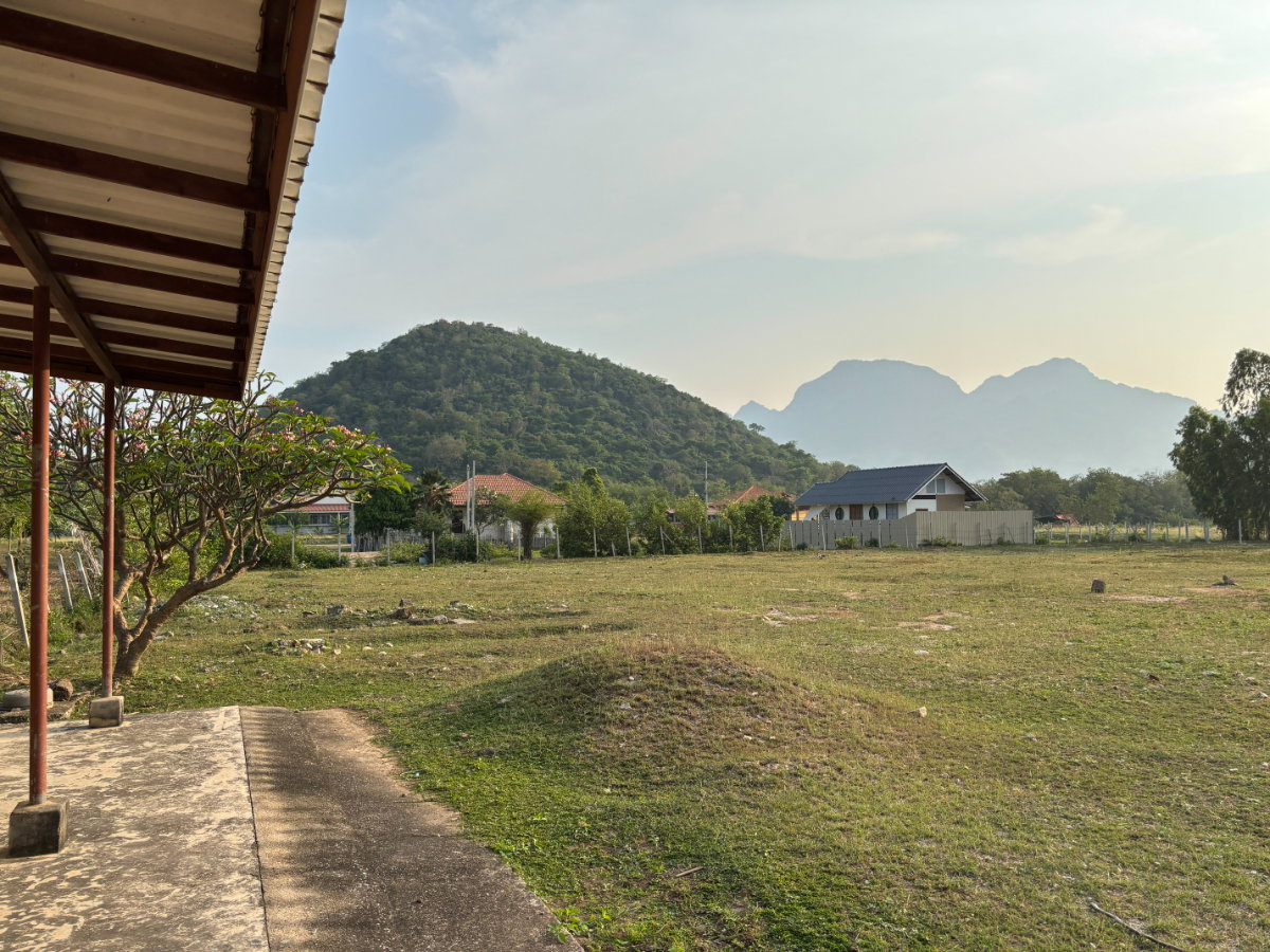 รูป 🏡 ขายบ้านพร้อมที่ดิน ทำเลทอง ปราณบุรี ใกล้ทะเลเพียง 750 เมตร 🌊 | เหมาะลงทุน + อยู่อาศัย - รูปที่ 5/18