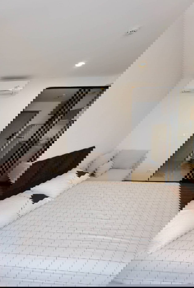 รูป ให้เช่าคอนโดติดรถไฟฟ้า 𝗧𝗛𝗘 𝗢𝗥𝗜𝗚𝗜𝗡 𝗥𝗔𝗠 𝟮𝟬𝟵 𝗜𝗡𝗧𝗘𝗥𝗖𝗛𝗔𝗡𝗚𝗘 2 สาย, 23 ตรม. ห้องใหม่แกะกล่อง ไม่เคยปล่อยเช่า - รูปที่ 2/33