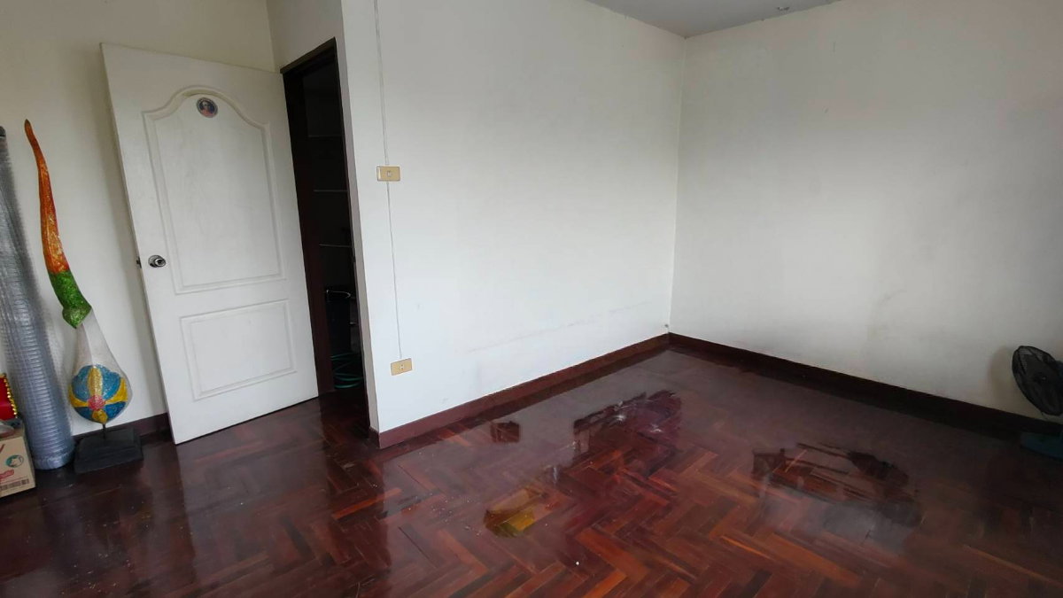 รูป ขาย ตึกเเถว 3 ชั้น 23 ตร.ว. ทำเลดี ซอย รามอินทรา 8   - รูปที่ 8/12