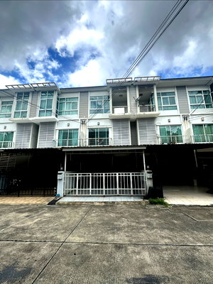 Townhouses for rent Bangkok : The Metro RAMA IX Townhome 3 Fr. 