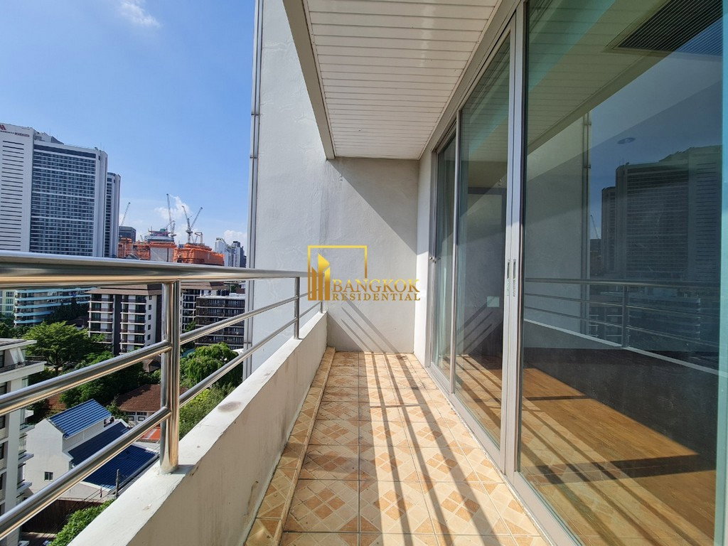 รูป Spacious 3 Bedroom Apartment Near Phrom Phong Shopping District - BR0680AP - รูปที่ 10/30