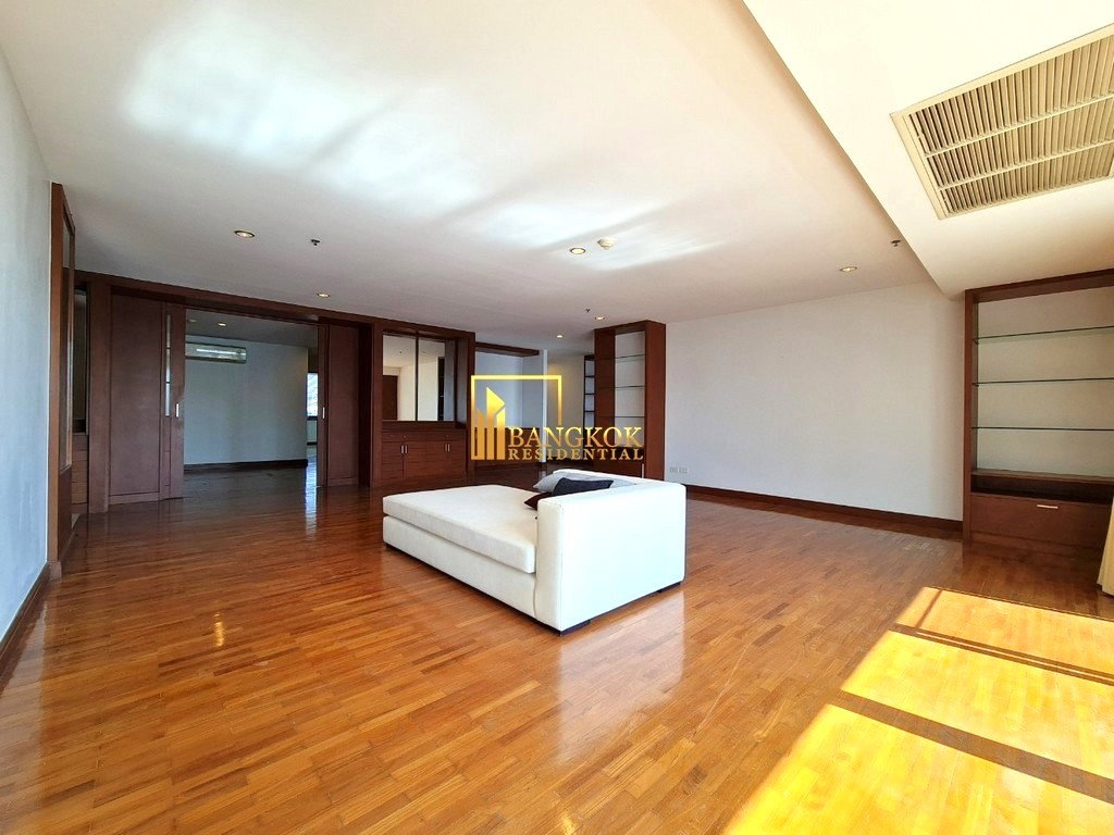 รูป Spacious 3 Bedroom Apartment Near Phrom Phong Shopping District - BR0680AP - รูปที่ 2/30