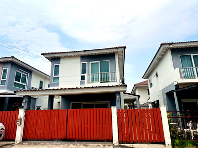 Twin houses for sale Muang Chon Buri Chonburi : Selling twin detached house style Supalai Ville Village, Chonburi