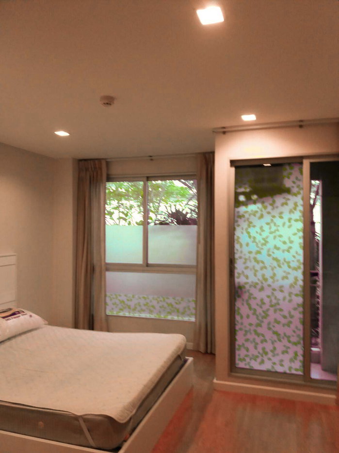 รูป ให้เช่าคอนโดCasaตึก8ชั้น ราคากันเอง ติดBTSตลาดพลู ใกล้เดอะมอลล์ ห้องสวยพร้อมอยู่ Wallpaper น้ำอุ่น แอร์ ตู้เย็น ไมโครเวฟและLCD - รูปที่ 4/9