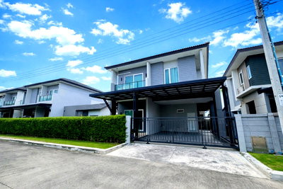 Houses for sale ถนนบางแค : Project-clearance price! This single-family home at Centro Sathorn – Kanlapaphruek is offered at the