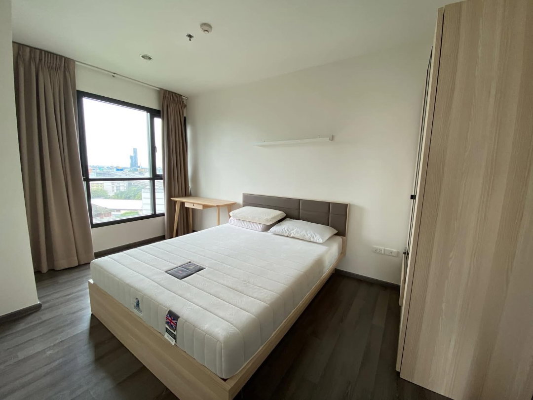 picture The base park west 2 br near bts onnut - 3/8