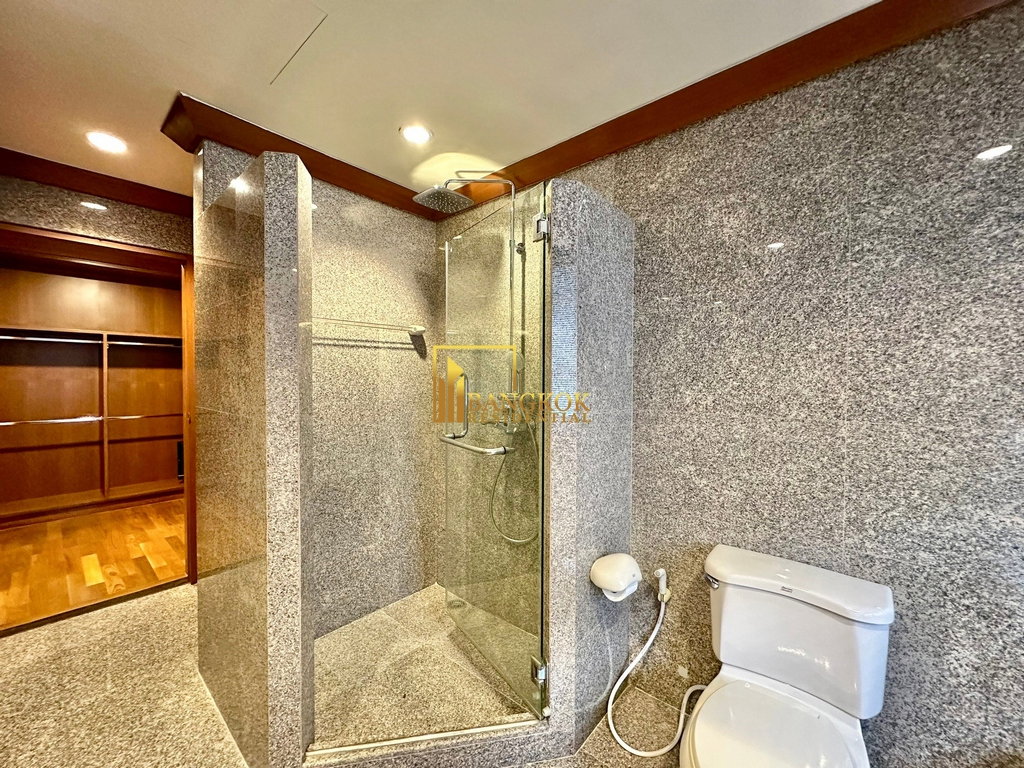 รูป Large 3 Bedroom Apartment in Convenient Location - BR0271AP - รูปที่ 17/40