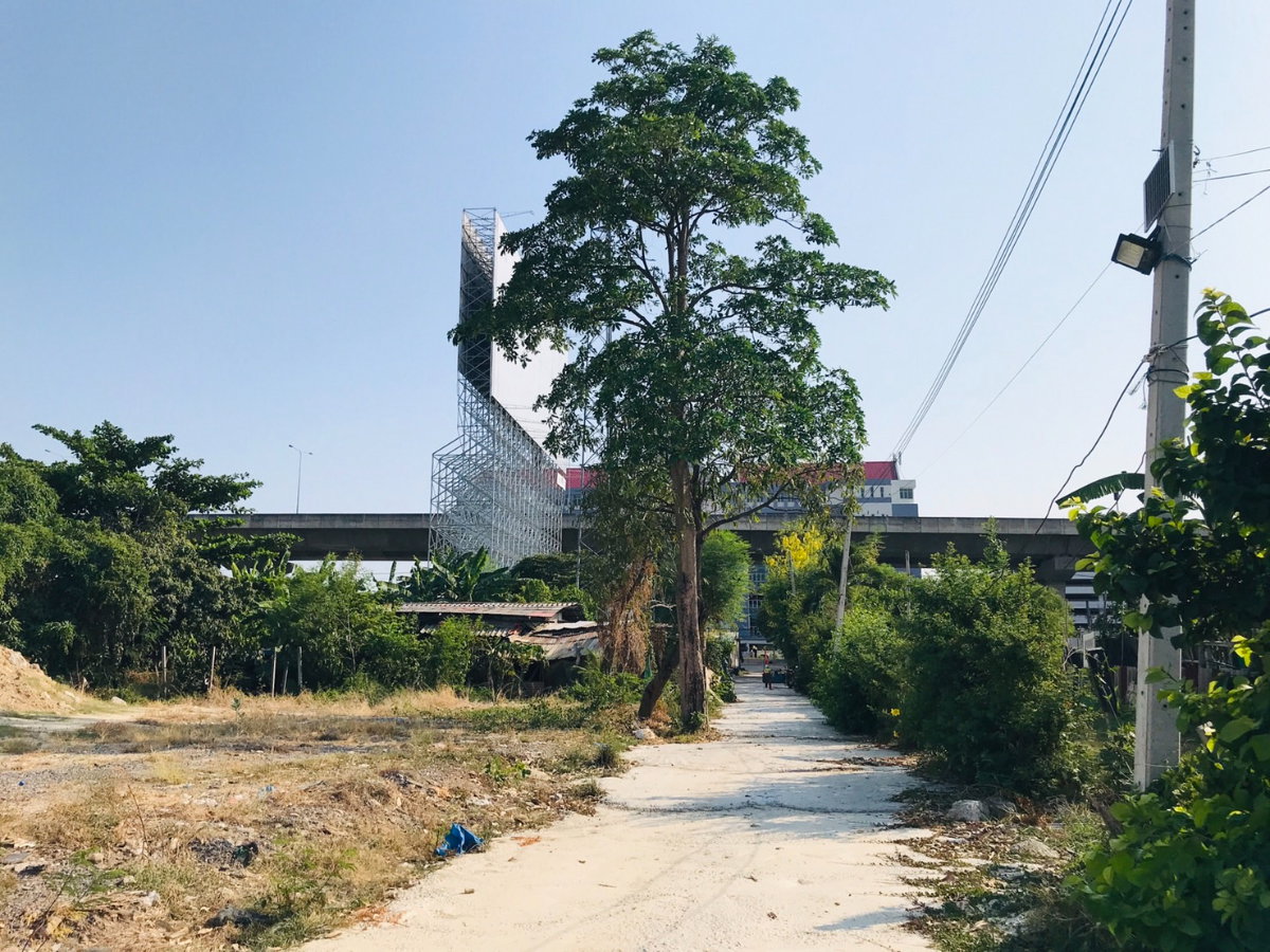 รูป ขายที่ดินใกล้ถนนสวนผัก 1 ไร่ 1 งาน 47 ตรว ถนนเลียบทางรถไฟตลิ่งชัน ถนนเลียบทางด่วนประจิมรัถยา ใกล้ถนนกาญจนาภิเษก - รูปที่ 6/8