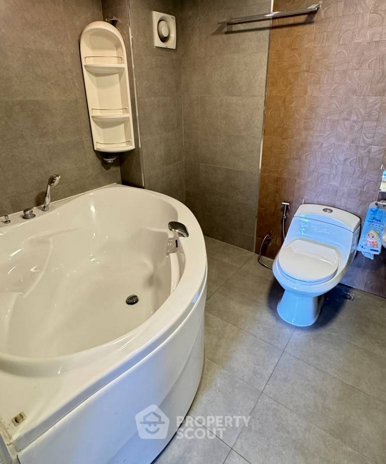 รูป คอนโด 3-ห้องนอน ที่ ศรีวรา แมนชั่น คอนโดมิเนียม 1 ใกล้ MRT ศูนย์วัฒนธรรมแห่งประเทศไทย (ID 2650745) - รูปที่ 9/10