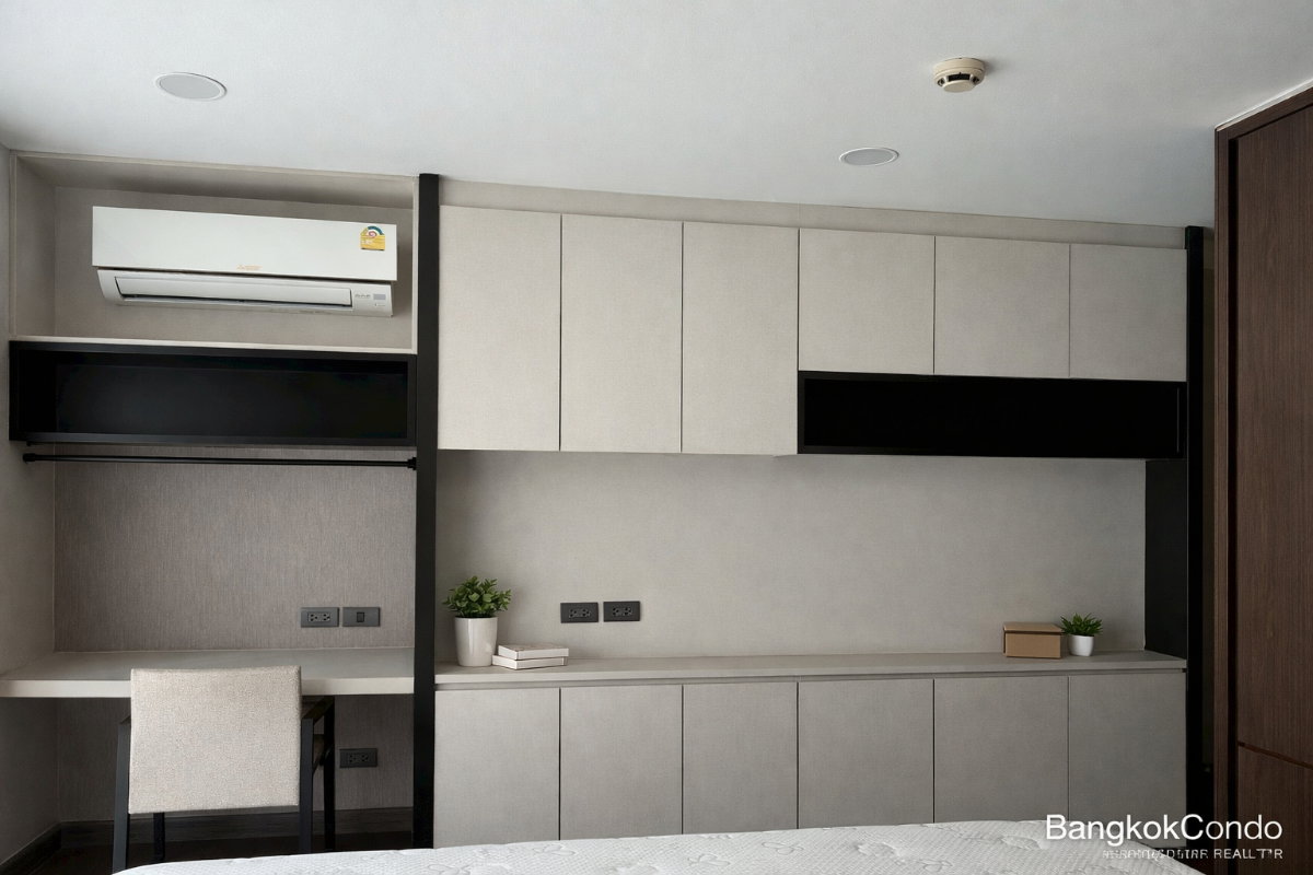 picture ❤️‍🔥 Rare Unit For Rent 📌 The Rajdamri Condominium (Line: @rent2022) | Near BTS Ratchadamri  ✨ Ready to move in! ✨ 📌 Ref Code: A11119 - 5/13