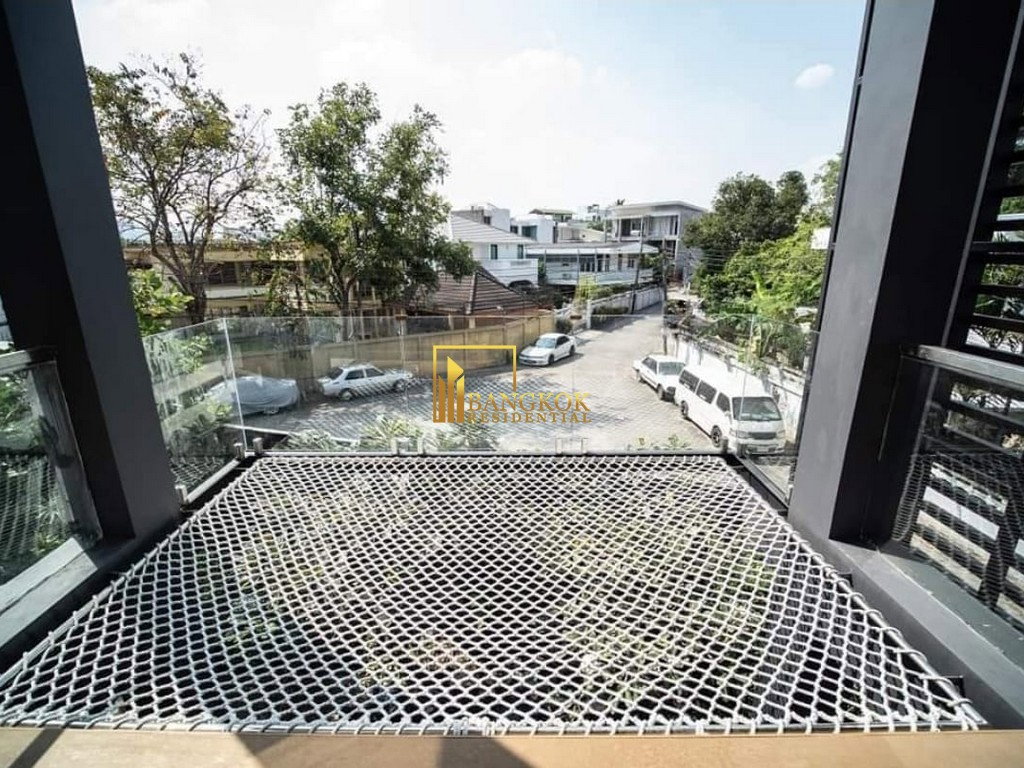 รูป Very Spacious 4 Bed Luxury House For Sale in Phra Khanong Area - BR28126SH - รูปที่ 7/11