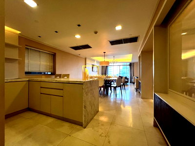 คอนโดให้เช่า : All Seasons Mansion | 2 Bed Condo For Rent in Phloenchit - BR2192CD