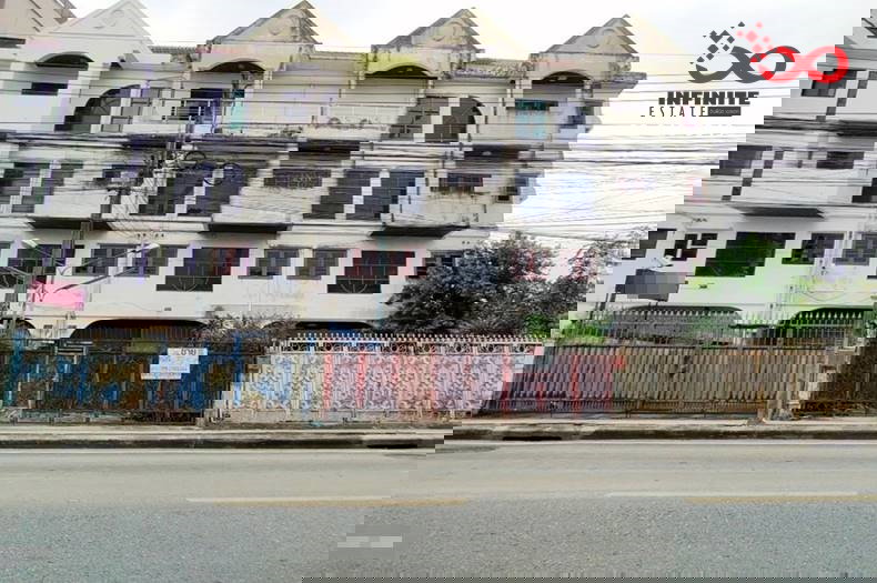 รูป ขายทาวน์โฮม 4 ชั้น 37.5 ตรว. ซอยรัชดาภิเษก 36 ใกล้รถไฟฟ้า สายสีเหลือง - รูปที่ 1/8