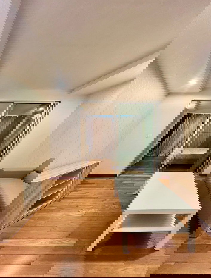 picture #TLA104 The Line Pahonyothin Park Building A @286fblxq (with @) - 3/11