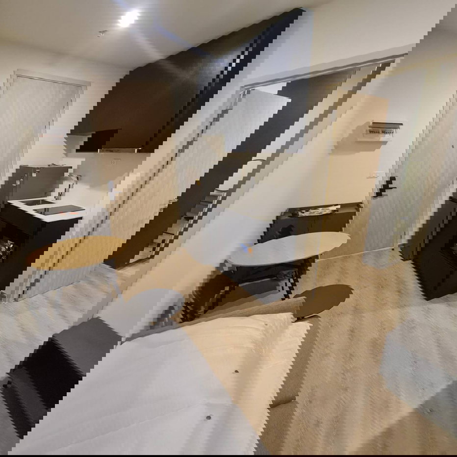 picture Ready to move in " 𝐍𝐮𝐞 𝐃𝐢𝐬𝐭𝐫𝐢𝐜𝐭 𝐑𝟗 " Floor 2, Tower R , Fully Furnished Near : MRT-Rama 9 , G Tower - 11/15