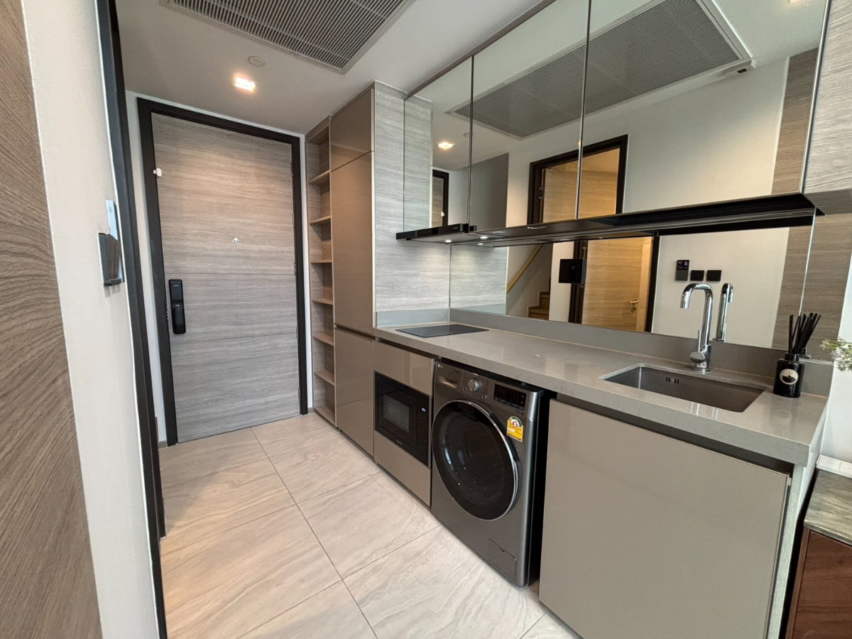 picture ✨🦄 Special Offer 🦄✨ The Crest Park Residences - 9/15