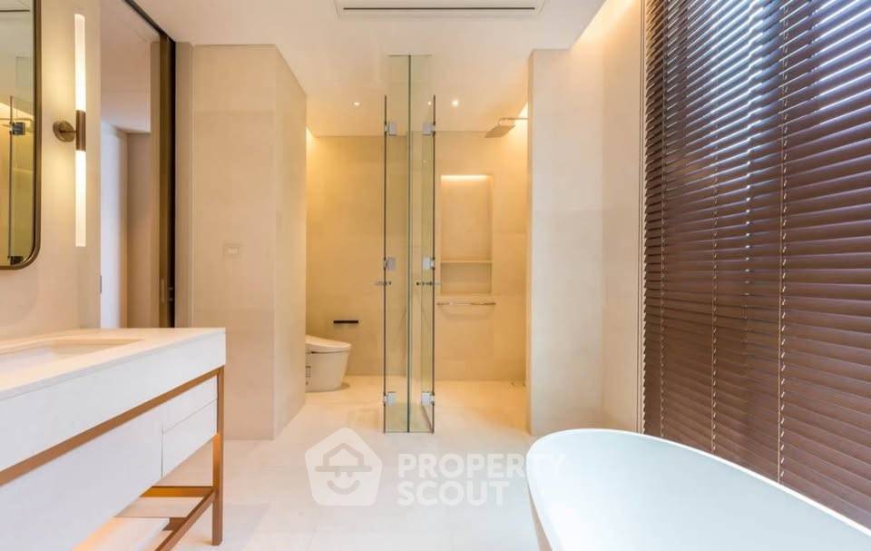 picture 2-BR Condo at Baan Sindhorn near BTS Ratchadamri (ID 2794204) - 11/14