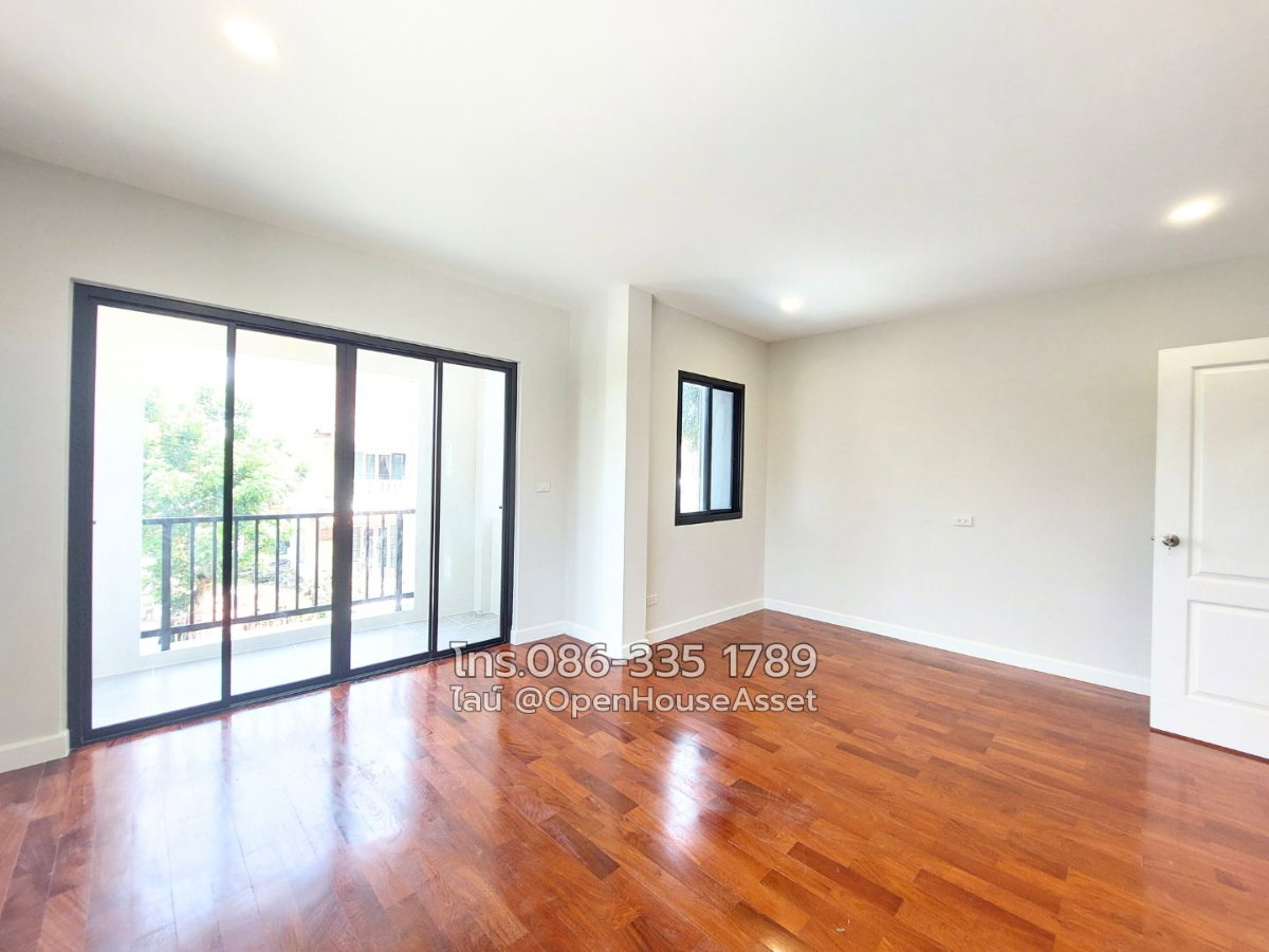 รูป บ้านเดี่ยวลัดดารมย์ ปิ่นเกล้า รีโนเวทใหม่ทั้งหลังในสไตล์โมเดิร์นคลาสสิก พร้อมฟังก์ชัน 4 นอน 3 น้ำ พื้นที่ใช้สอยจุใจ จากแบรนด์พรีเมียม Q.House - รูปที่ 20/29