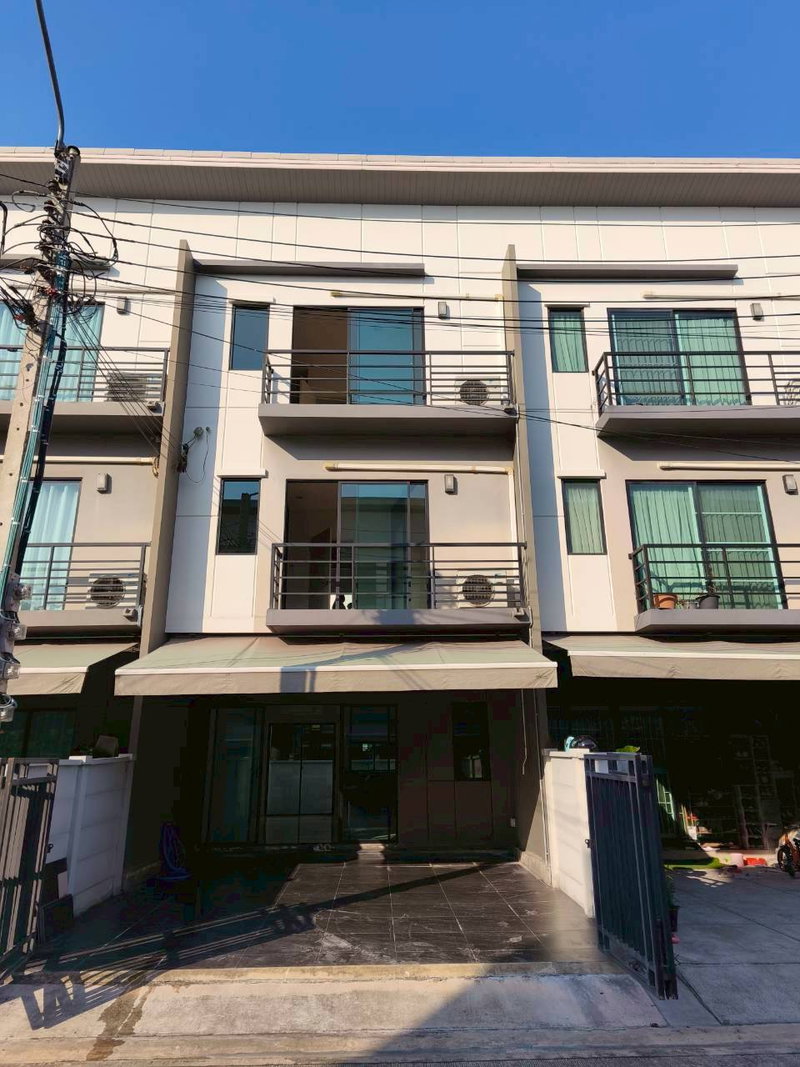 ขายทาวน์โฮม : ✨ ขายทาวน์โฮม 3 ชั้น บ้านกลางเมือง ปิ่นเกล้า - จรัญ 💰 ราคาเพียง 4.2 ล้านบาท