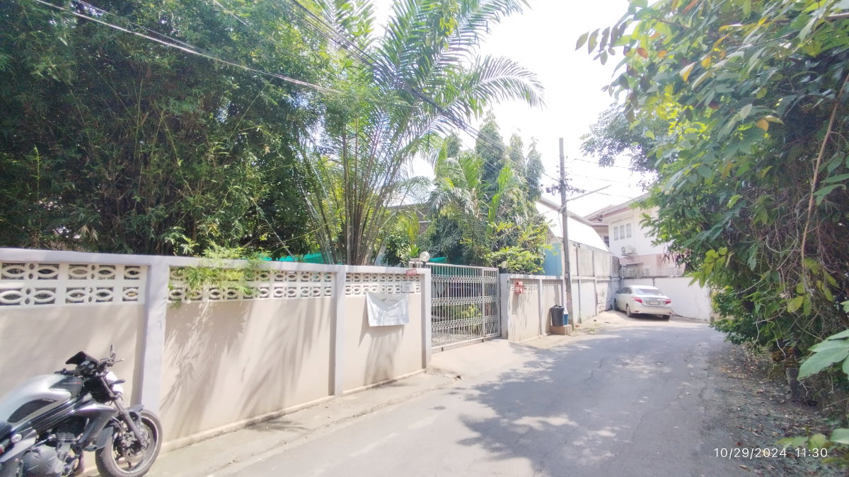 รูป ขายด่วนมาก บ้านเดี่ยว 100 ตรว. 2 ชั้น ทำเลดี ราคาเกินคุ้ม - รูปที่ 2/12