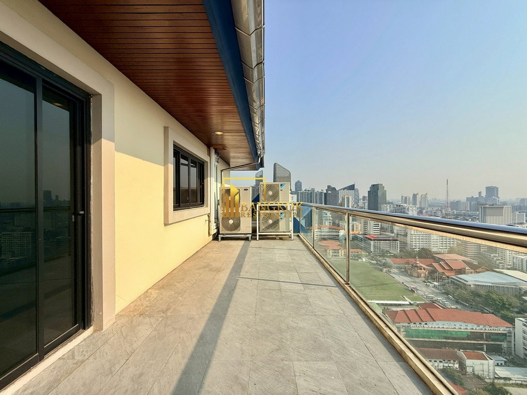 รูป Renovated 4 Bedroom Duplex Penthouse For Rent in Asoke Area - BR0355AP - รูปที่ 22/58