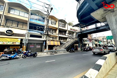 อาคารพาณิชย์ สะพานสมเด็จพระปิ่นเกล้า : ขายอาคารพาณิชย์ 3.5ชั้น 15 ตารางวา ถนนอรุณอมรินทร์ บางกอกน้อย 