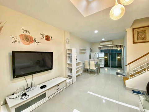 ให้เช่า บ้านกลางเมือง เออร์บาเนี่ยน พระราม 9 วงแหวน (B0014)